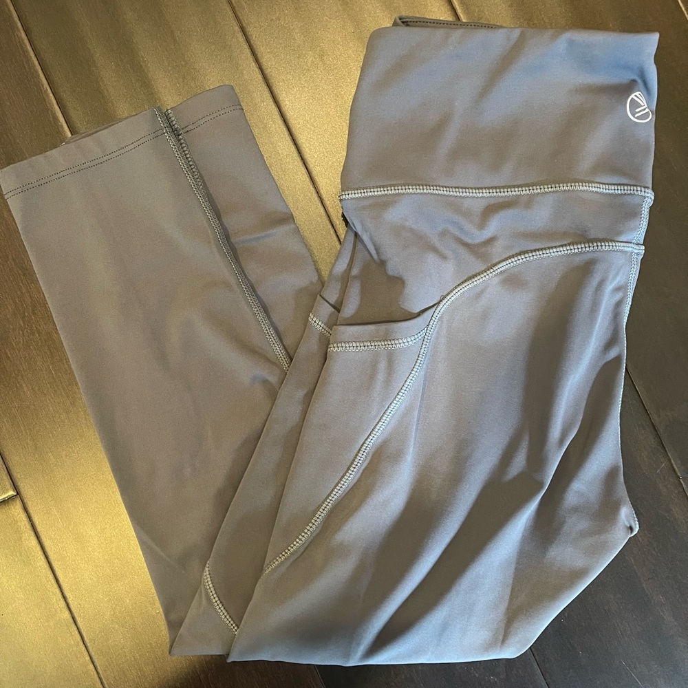Savvi Alta Silk Capri Leggings